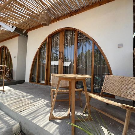 Rumah Canaria Bungalow Gili Trawangan Zewnętrze zdjęcie