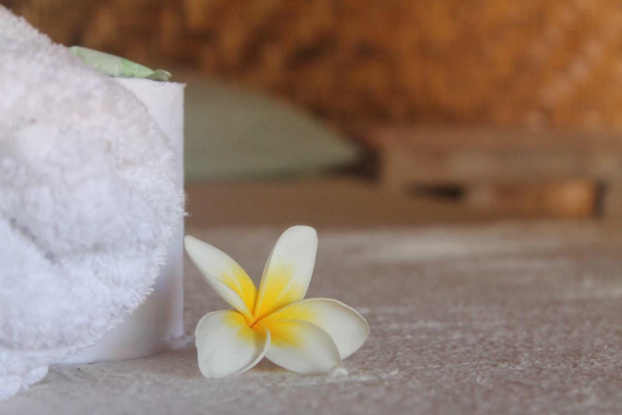 Rumah Canaria Bungalow Gili Trawangan Zewnętrze zdjęcie